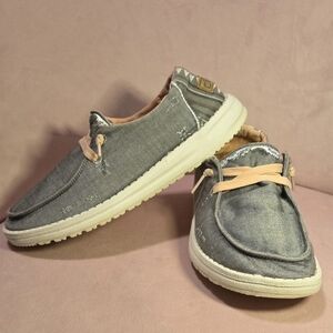 Women Hey Dude Size 6